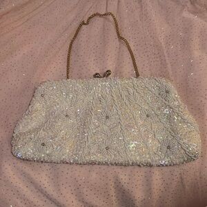 VINTAGE WHITE HANDMADE BEADED FLOWER CLUTCH WITH GOLDEN CHAIN AND ACCENTS